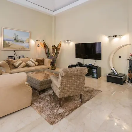 In Villa Marbellac